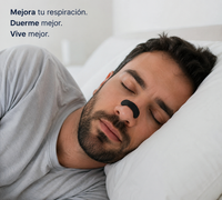 Persona durmiendo con el dilatador nasal Nurevio